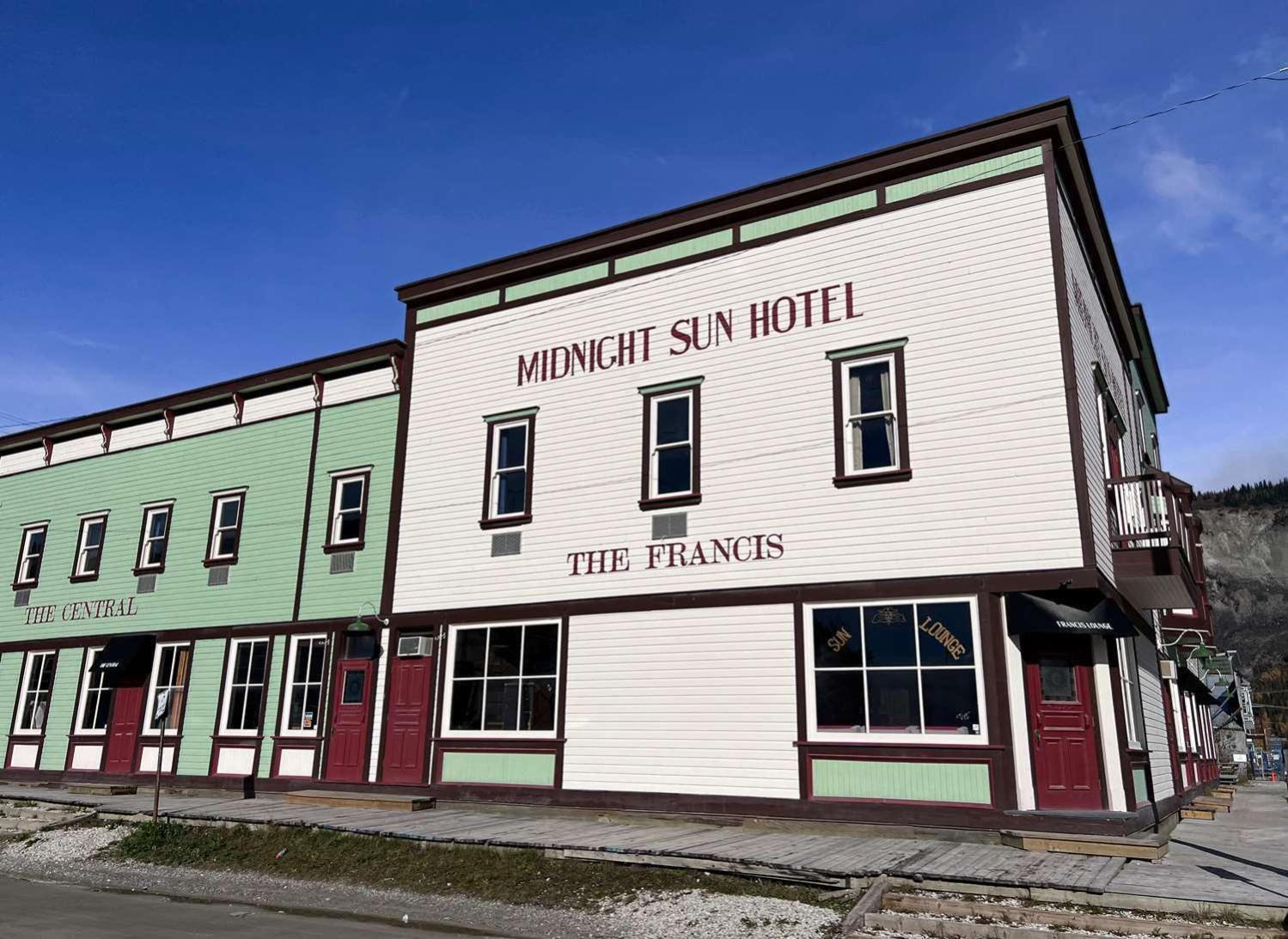 Midnight Sun, A Coast Hotel Dawson City Eksteriør bilde